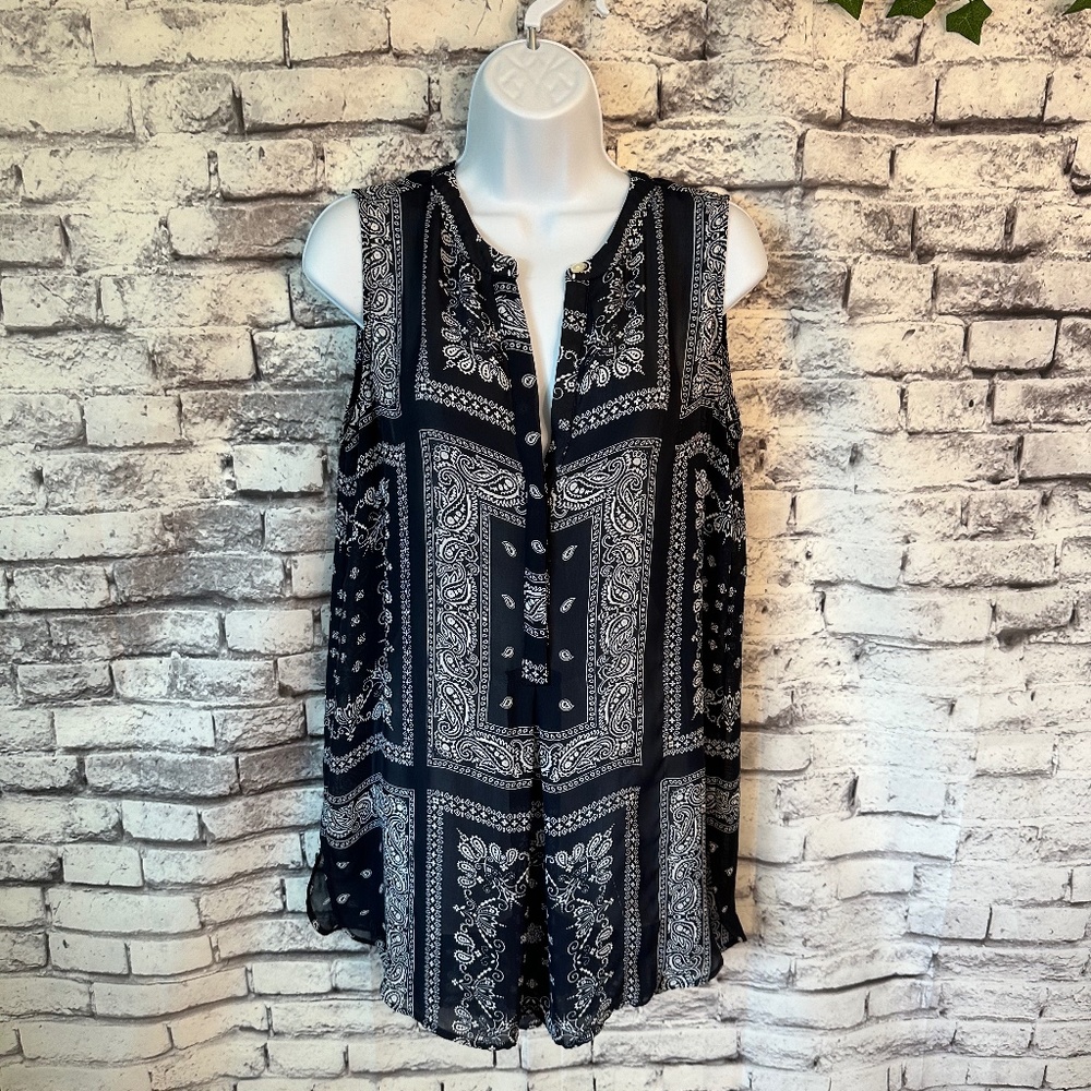 Banana Republic Dark blue with White Paisley Pattern sleeveless Size M